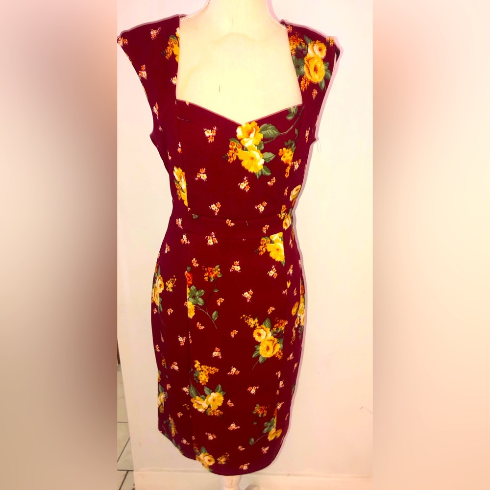 Floral Sheath Midi Dress WSweetheart Neckline and Cap Sleeves